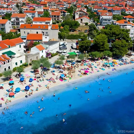 فيلة Viva Kaštel Novi