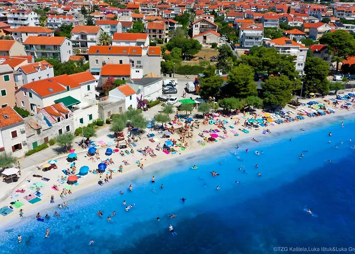 فيلة Viva Kaštel Novi