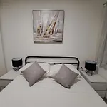 Viva فيلة Kaštel Novi